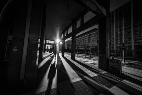 Monochrome Street 4K Wallpaper · city · 3840×2560