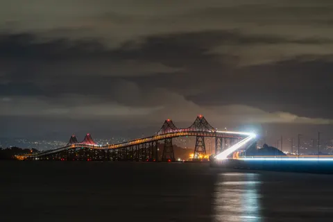 Fondo de pantalla Puente de ciudad 4K · city · 3840×2560