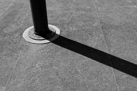 Monochrome Street 4K Wallpaper · city · 3840×2560