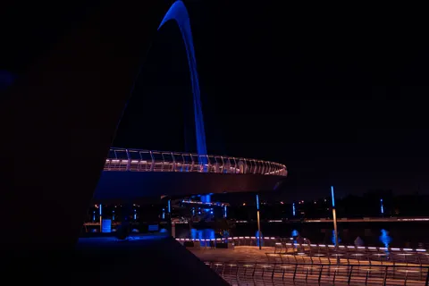 Stadtbrücke 4K Hintergrundbild · city · 3840×2560