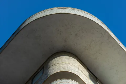 خلفية عمارة بسيطة بدقة 4K · architecture · 3840×2560