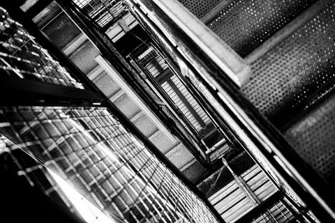 Sfondo Scala a Chiocciola 4K · architecture · 3840×2560