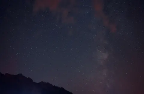 银河 4K壁纸 · space · 3840×2507