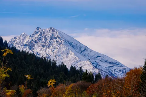Autumn Mountains 4K Wallpaper · autumn · 3840×2560