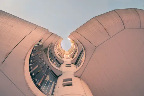 Spiral Merdiven 4K Duvar Kağıdı · architecture · 3840×2563