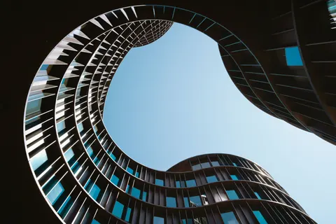 Spiral Merdiven 4K Duvar Kağıdı · architecture · 3840×2560
