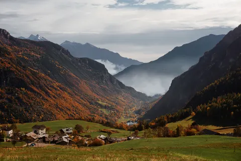 Hình nền Núi Non Mùa Thu 4K · autumn · 3840×2560