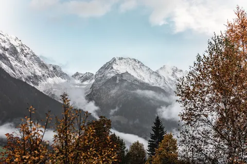 Autumn Mountains 4K Wallpaper · autumn · 3840×2560