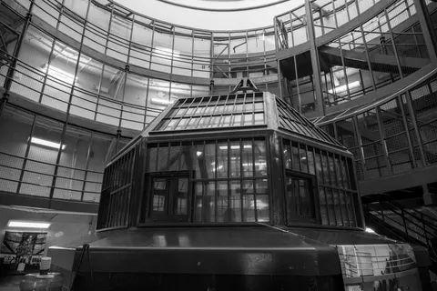 Spiral Staircase 4K Wallpaper · architecture · 3840×2560
