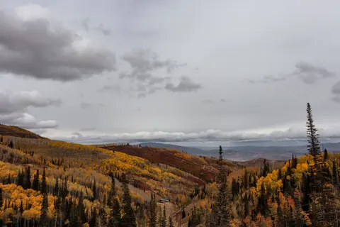 والپیپر کوه‌های پاییزی با کیفیت 4K · autumn · 3840×2560