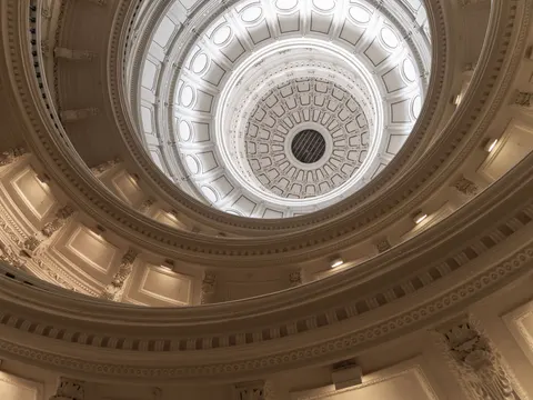 Spiral Merdiven 4K Duvar Kağıdı · architecture · 3840×2880