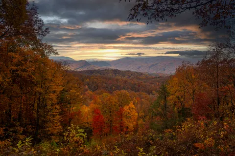 Autumn Mountains 4K Wallpaper · autumn · 3840×2563