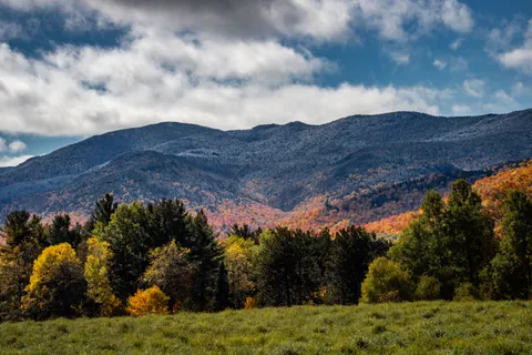 Autumn Mountains 4K Wallpaper · autumn · 3840×2560