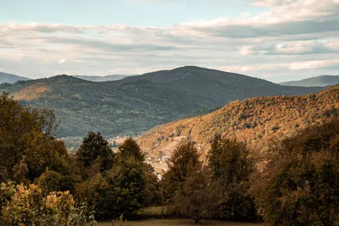 Fond d'écran Montagnes d'automne 4K · autumn · 3840×2560