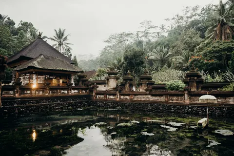 Alter Tempel 4K Hintergrundbild · architecture · 3840×2563