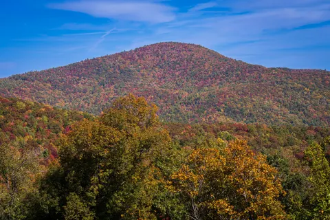 Fond d'écran Montagnes d'automne 4K · autumn · 3840×2560