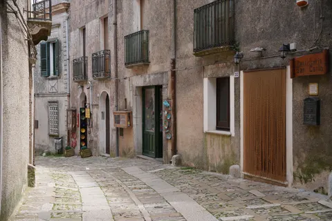 Fond d'écran Rue de la vieille ville 4K · architecture · 3840×2560