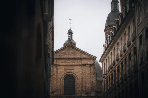 Fond d'écran Rue de la vieille ville 4K · architecture · 3840×2560