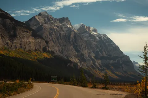 शरद ऋतु के पहाड़ 4K वॉलपेपर · autumn · 3840×2560