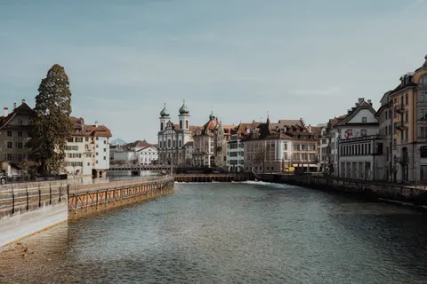 老城街道 4K壁纸 · architecture · 3840×2560