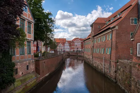 Old Town Street 4K Wallpaper · architecture · 3840×2563