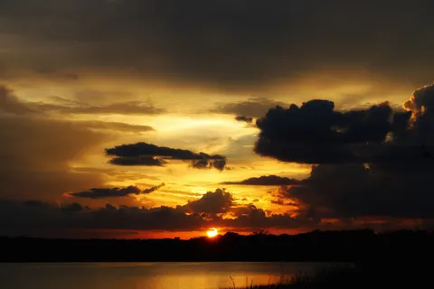 Fondo de pantalla Atardecer dorado 4K · sunset · 3840×2560