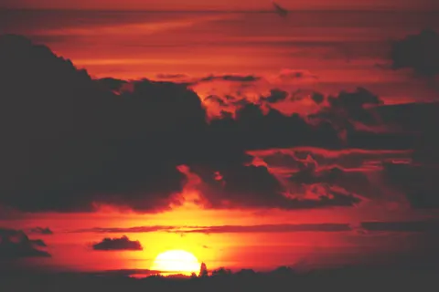 Fondo de pantalla Atardecer dorado 4K · sunset · 3840×2560