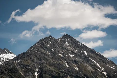 Snowy Mountain Peak 4K Wallpaper · mountains · 3840×2560