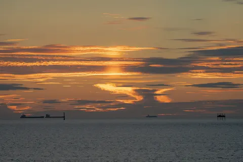 Tapeta Horyzont o Zachodzie Słońca 4K · sunset · 3840×2560