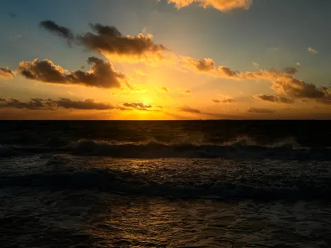 Fondo de pantalla Horizonte al Atardecer 4K · sunset · 3840×2880