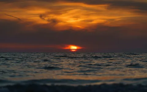 夕焼けの地平線 4K壁紙 · sunset · 3840×2400