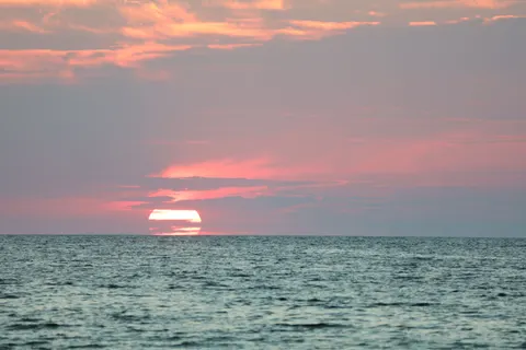 Tapeta Horyzont o Zachodzie Słońca 4K · sunset · 3840×2560