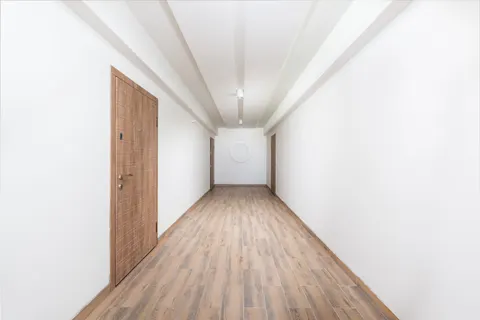 Fondo de pantalla Habitación con Luz Solar 4K · minimal · 3840×2562