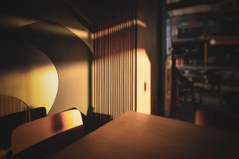 Window Light 4K Wallpaper · minimal · 3840×2560