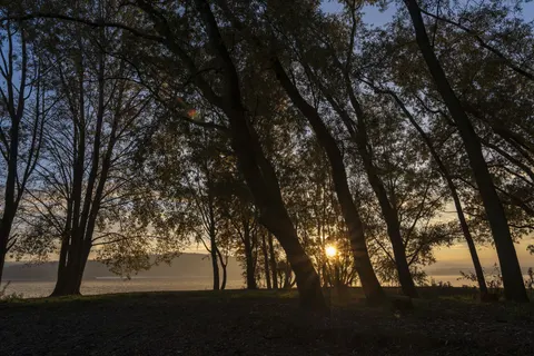 Silhouette bei Sonnenuntergang 4K Hintergrundbild · sunset · 3840×2561