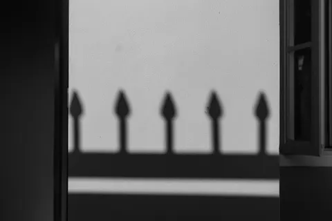 Window Light 4K Wallpaper · minimal · 3840×2560