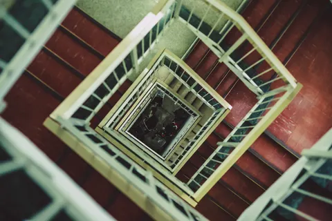 Sfondo Scala a Chiocciola 4K · architecture · 3840×2563