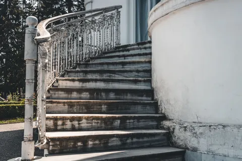 Sfondo Scala a Chiocciola 4K · architecture · 3840×2560