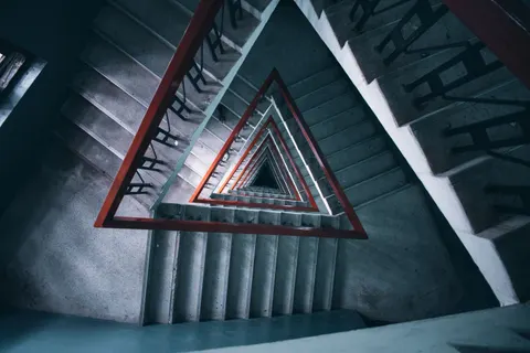 Tapeta Spiralne Schody 4K · architecture · 3840×2560