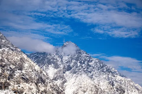 Snowy Mountain Peak 4K Wallpaper · mountains · 3840×2560