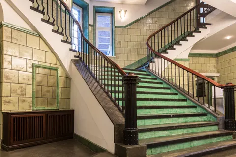 Spiral Staircase 4K Wallpaper · architecture · 3840×2560