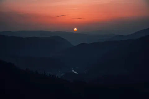 सूर्यास्त के समय पहाड़ 4K वॉलपेपर · sunset · 3840×2560