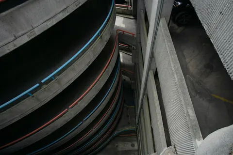 Spiral Merdiven 4K Duvar Kağıdı · architecture · 3840×2560