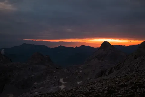 夕阳山景 4K壁纸 · sunset · 3840×2560
