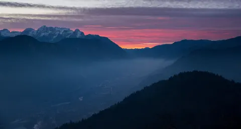 सूर्यास्त के समय पहाड़ 4K वॉलपेपर · sunset · 3840×2045