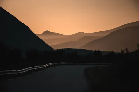 सूर्यास्त के समय पहाड़ 4K वॉलपेपर · sunset · 3840×2560