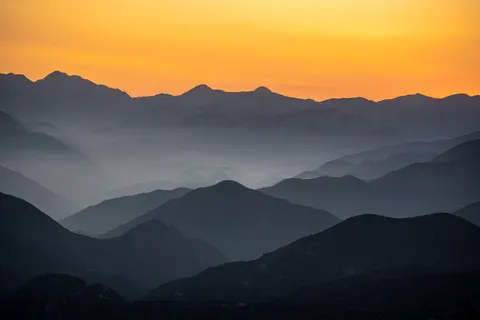 Tapeta Góry o Zachodzie Słońca 4K · sunset · 3840×2560