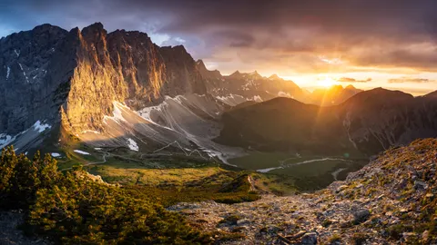 Papel de parede Montanhas ao por do sol 4K · sunset · 3840×2160
