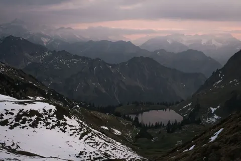 Papel de parede Montanhas ao por do sol 4K · sunset · 3840×2560