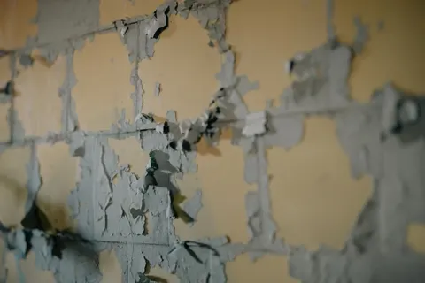 Cracked Paint 4K Wallpaper · textures · 3840×2560